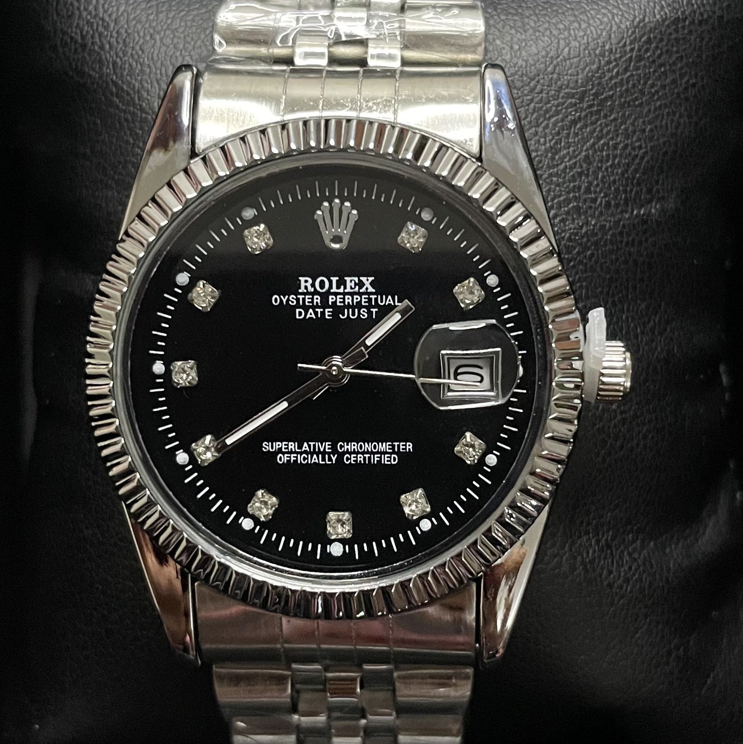 🔹 Rolex Date Dust – Signature Style in Stunning Dials