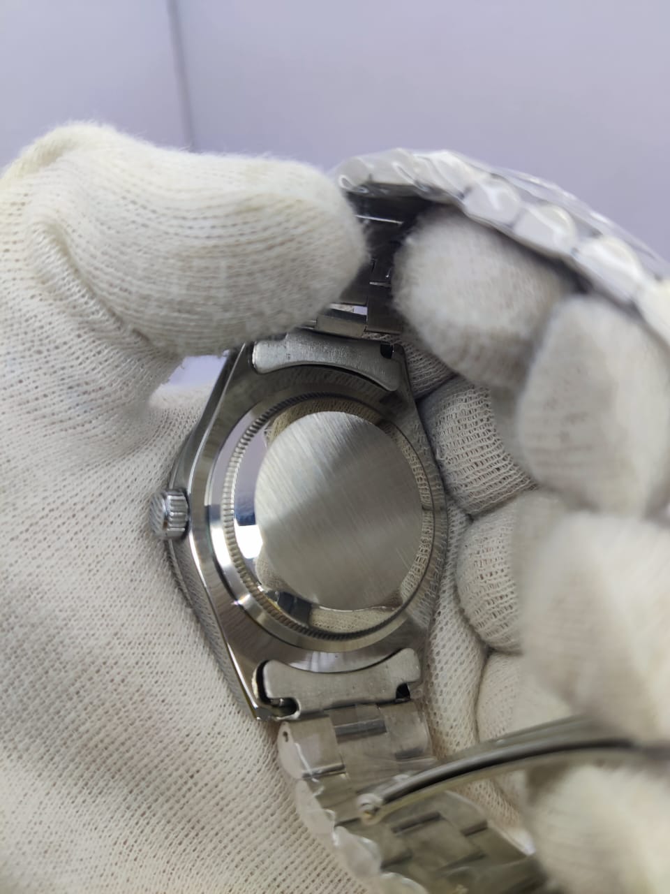 🔹 Rolex Date Dust – Signature Style in Stunning Dials